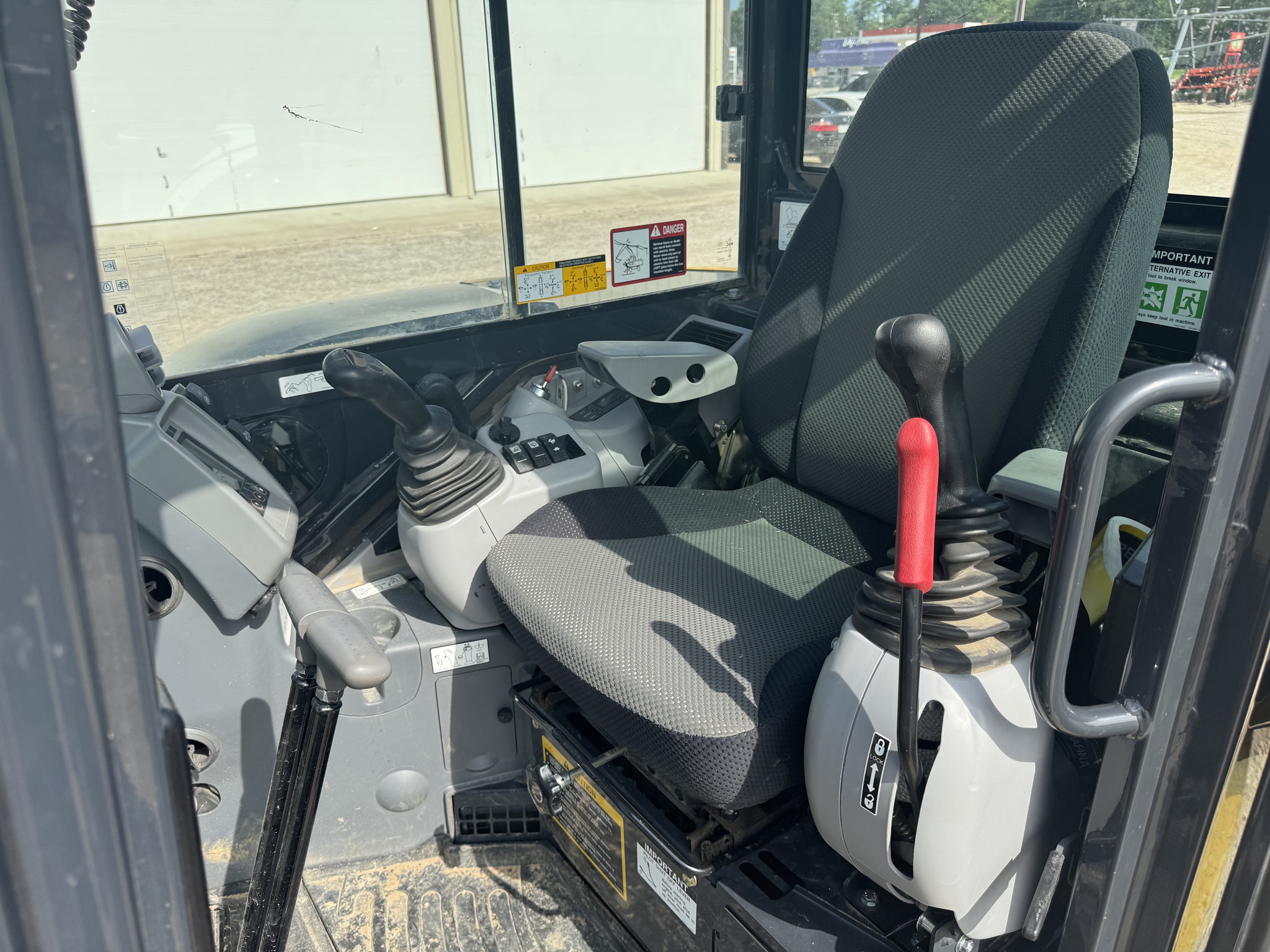 2023 John Deere 60 P Image 16