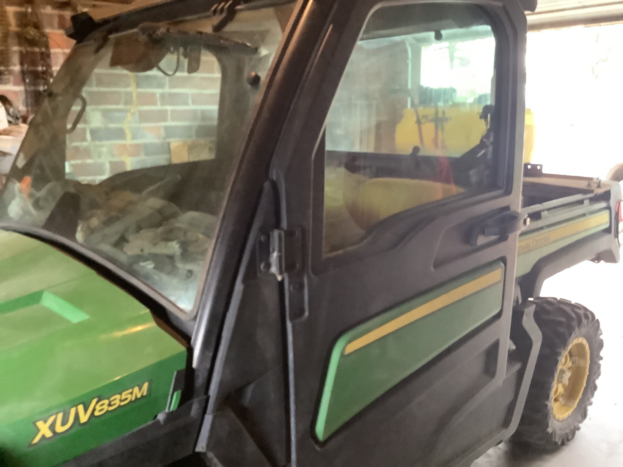 2018 John Deere XUV 835M Image 2