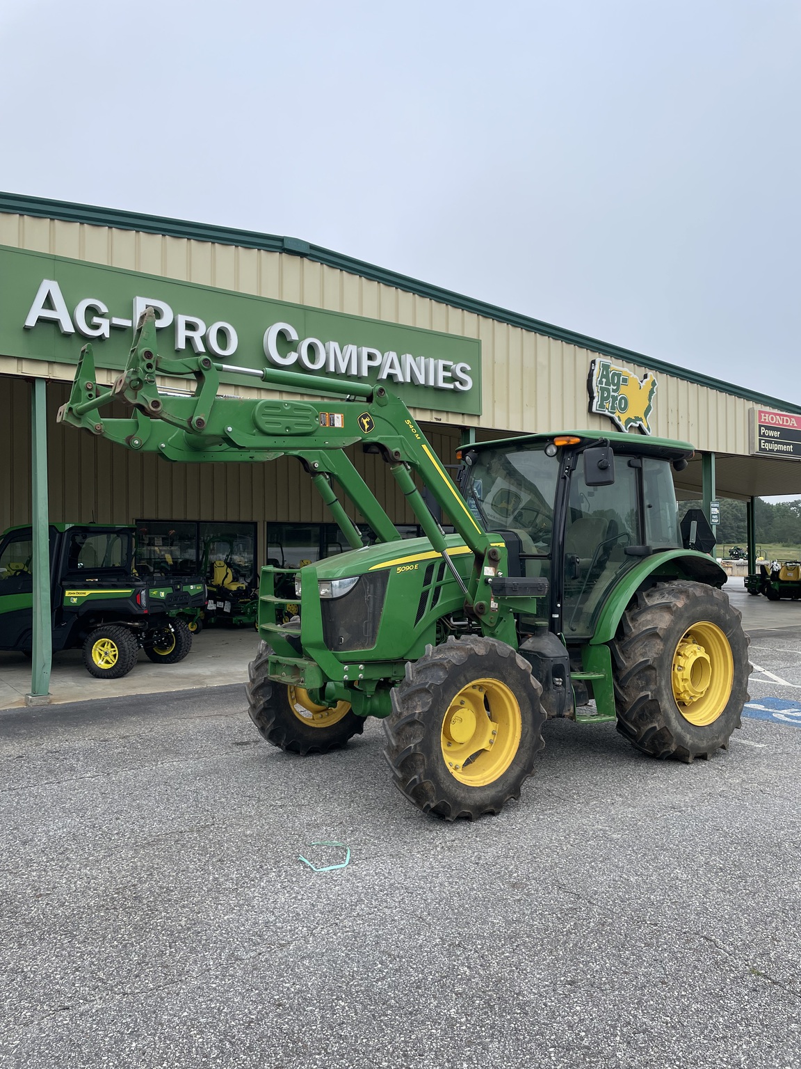 2019 John Deere 5090E Image 1