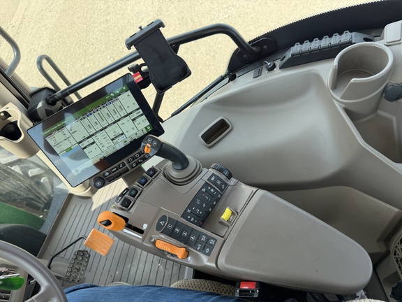 2025 John Deere 6R 165 - Photo29
