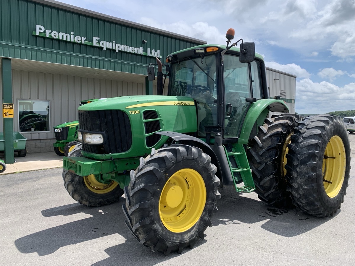 2008 John Deere 7330 Image 2