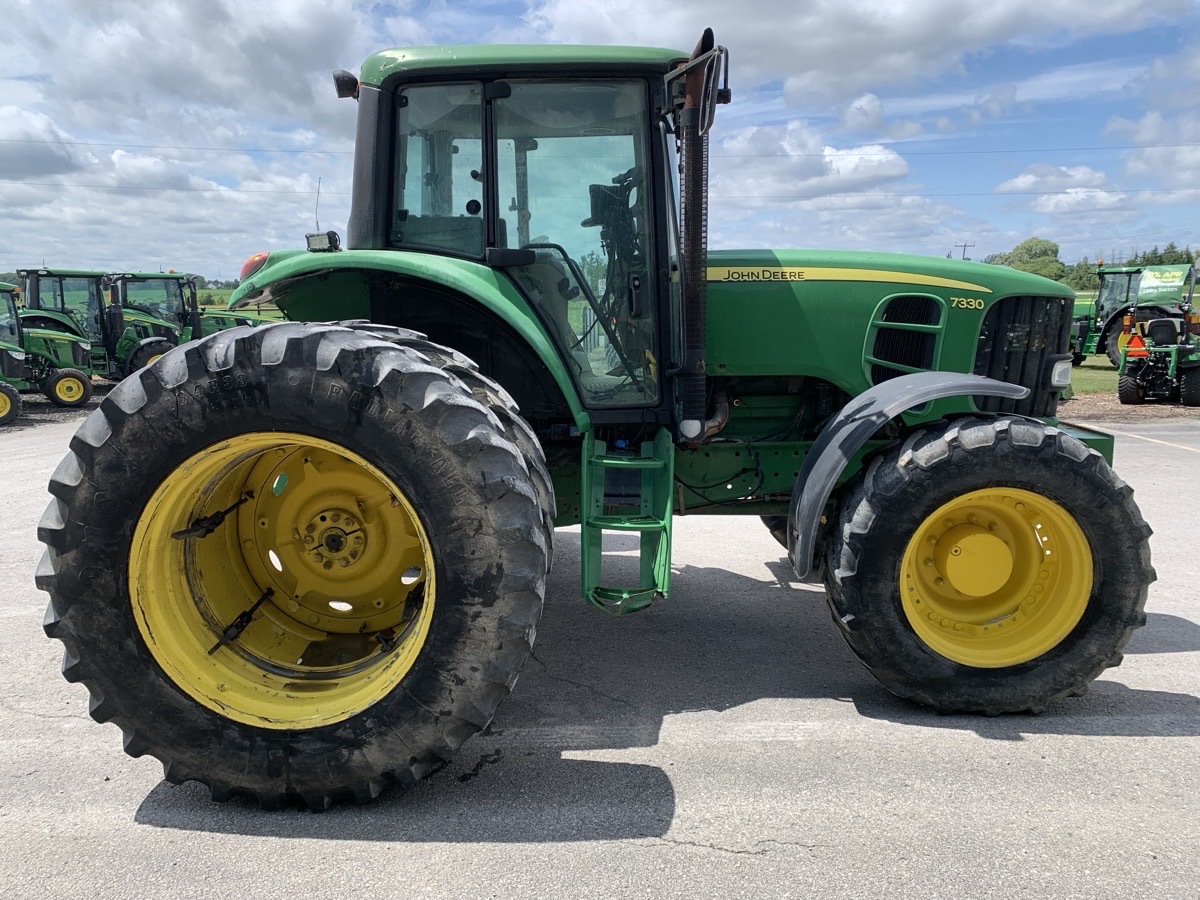 2008 John Deere 7330 Image 5