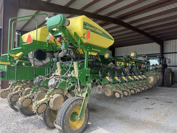 Photo of 2019 John Deere 1775NT