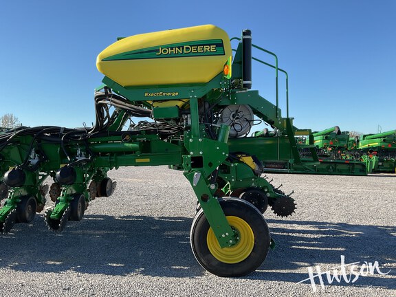 Photo of 2019 John Deere 1775NT