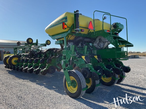 Photo of 2019 John Deere 1775NT