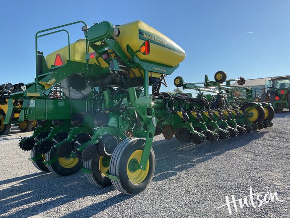 Photo of 2019 John Deere 1775NT