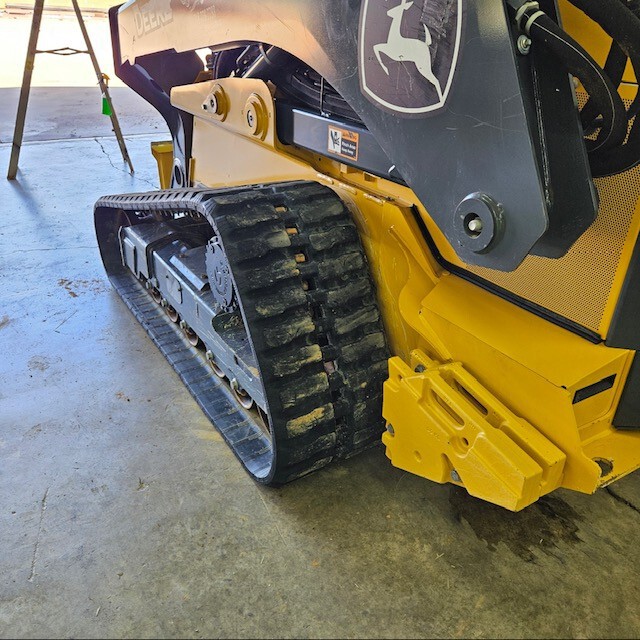 2023 John Deere 333G Image 15