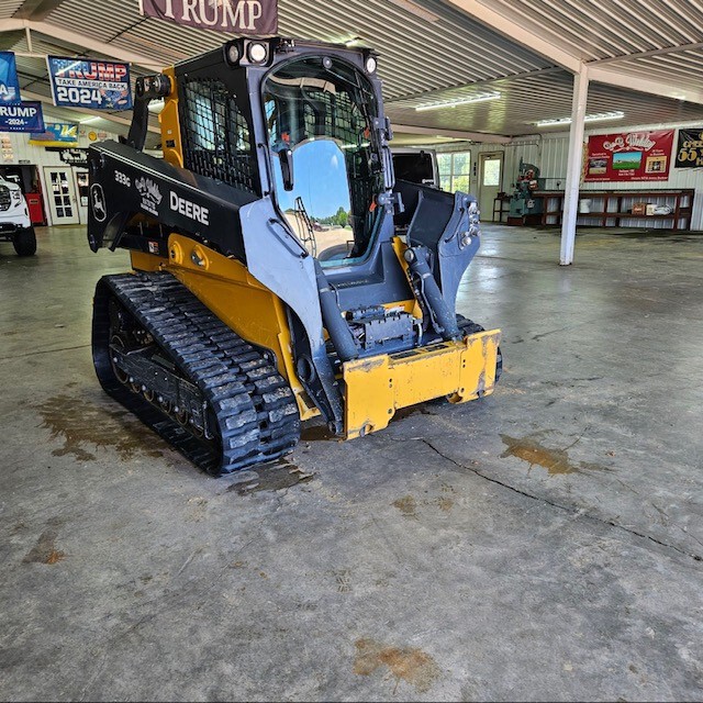 2023 John Deere 333G Image 9