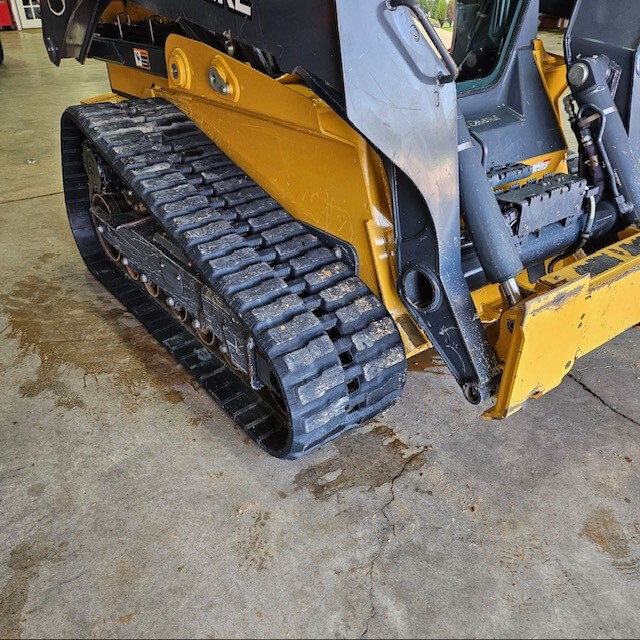 2023 John Deere 333G Image 17