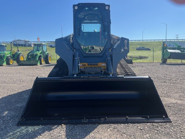 2023 John Deere 333G Image 8