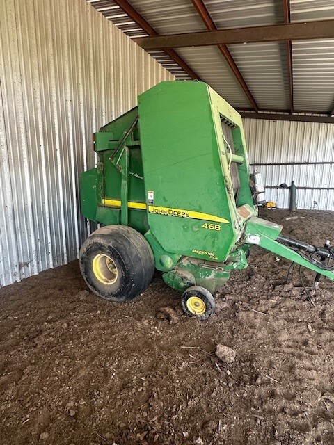 2007 John Deere 468 Image 3
