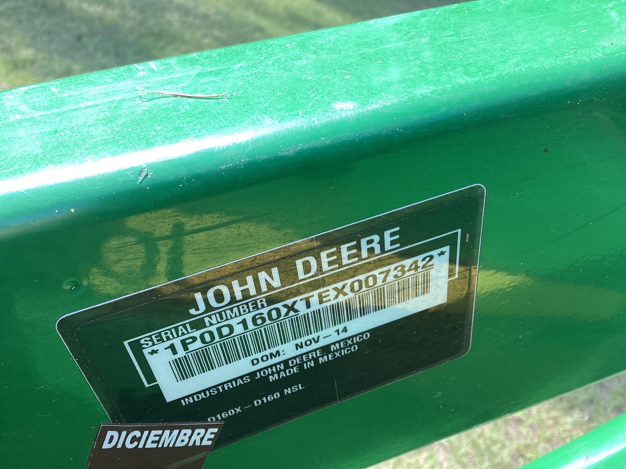 2014 John Deere 3038E Image 23