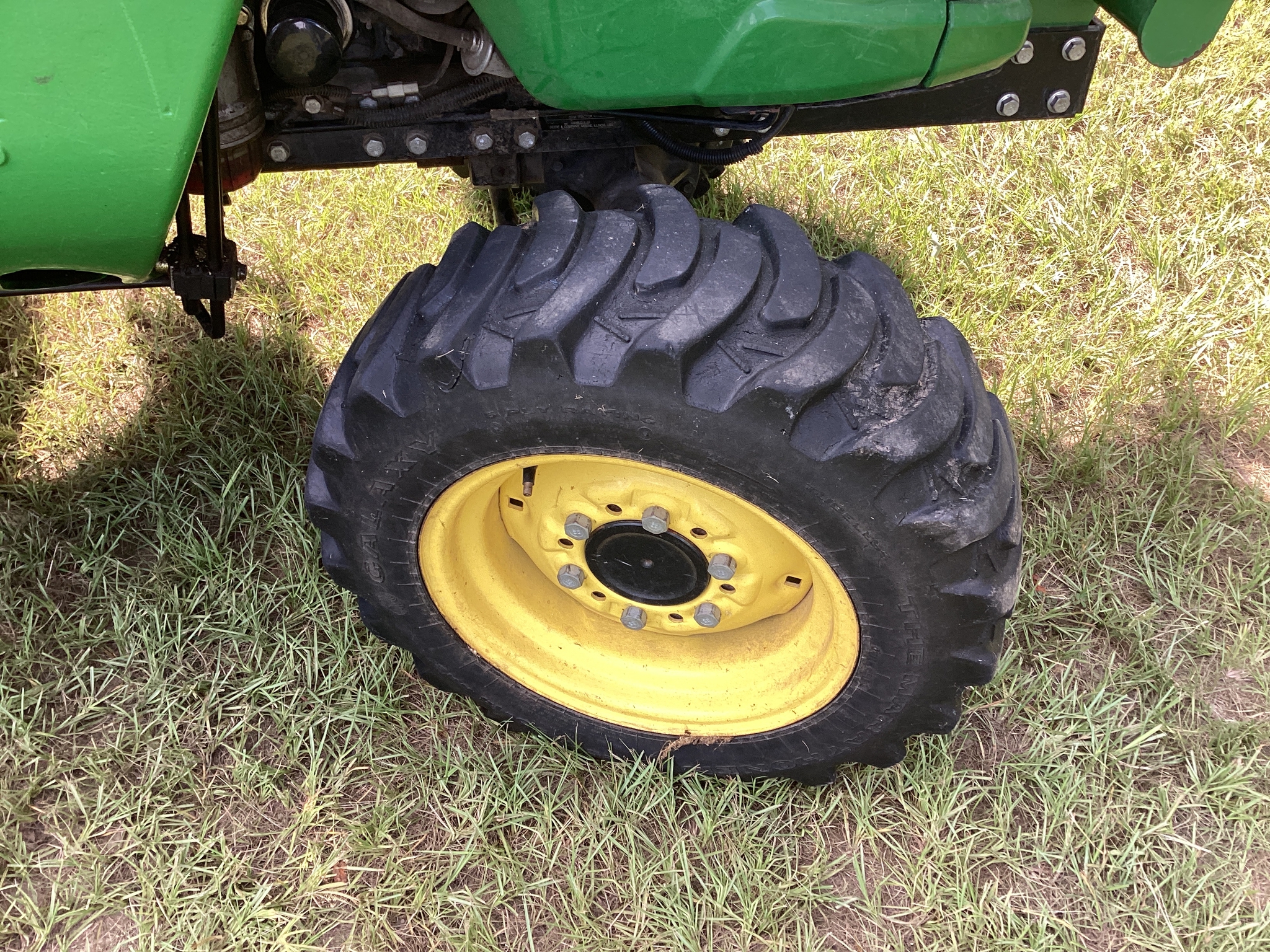 2014 John Deere 3038E Image 21