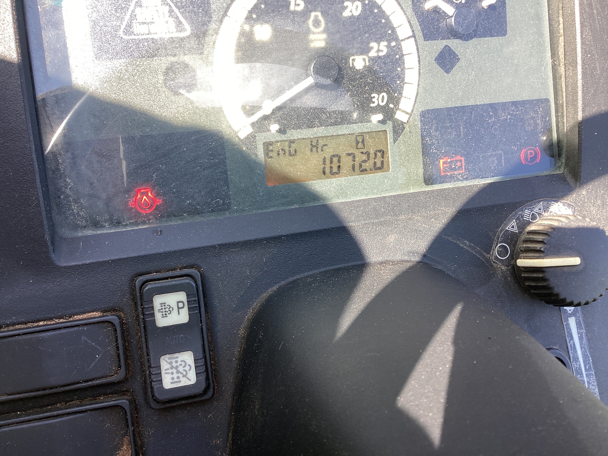 2014 John Deere 3038E Image 8