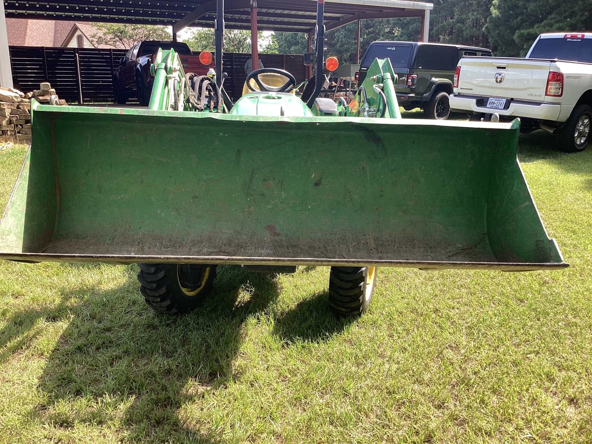 2014 John Deere 3038E Image 17