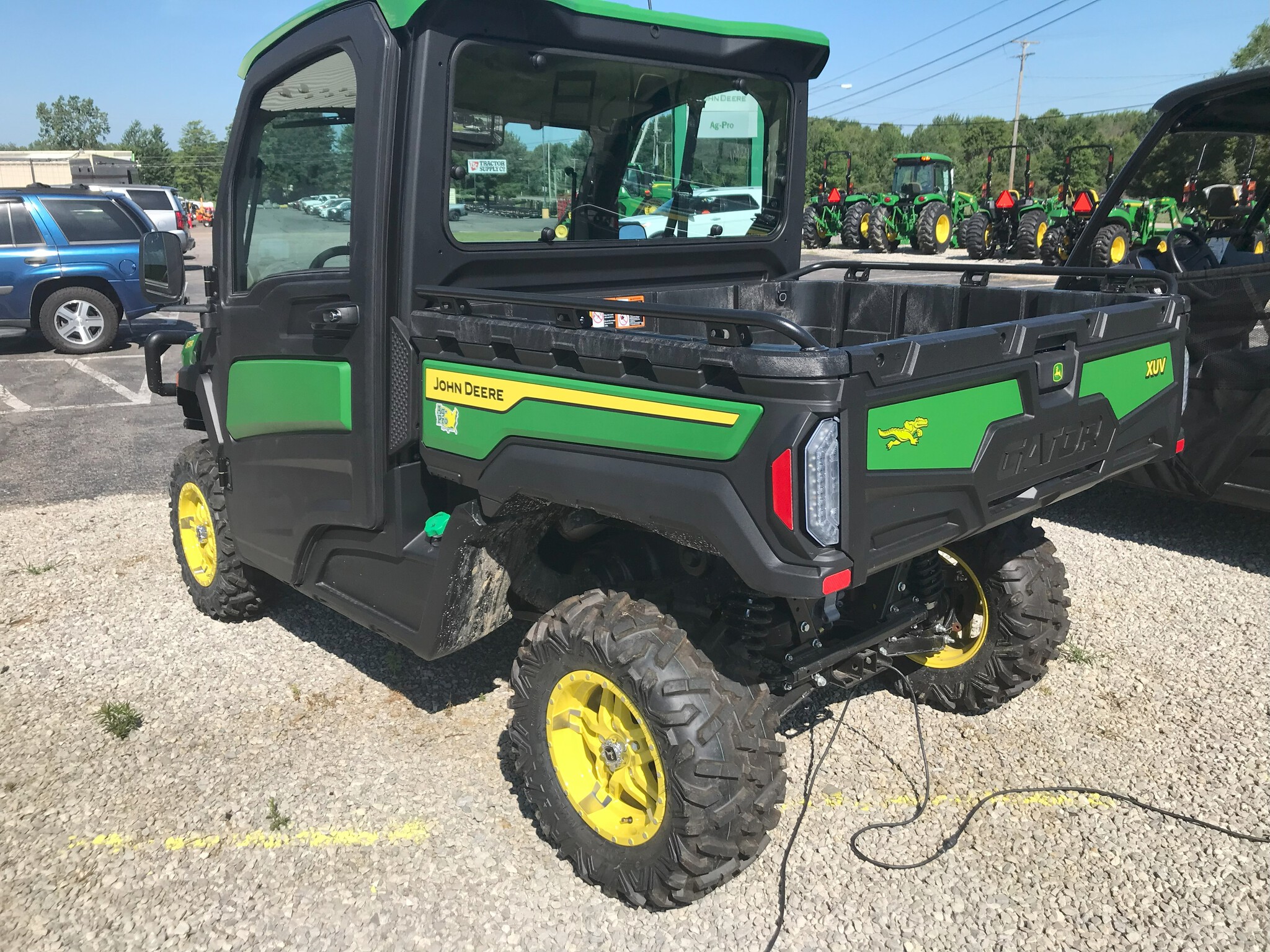 2025 John Deere GATOR XUV 875R Image 3