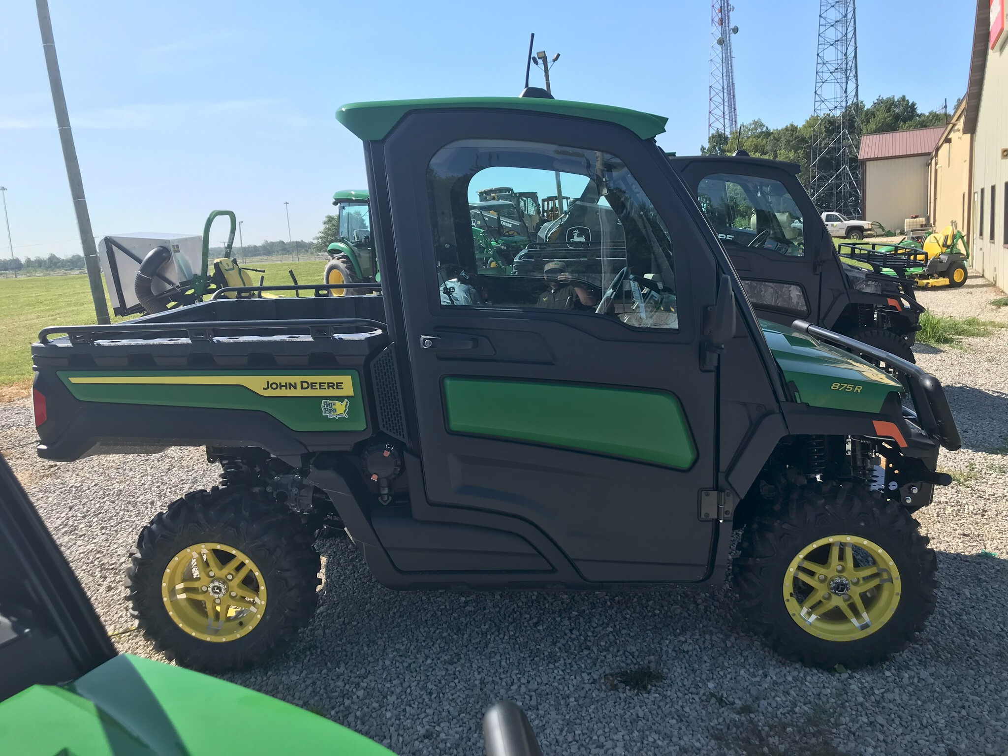 2025 John Deere GATOR XUV 875R Image 6