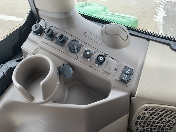 Photo of 2024 John Deere 6R 155