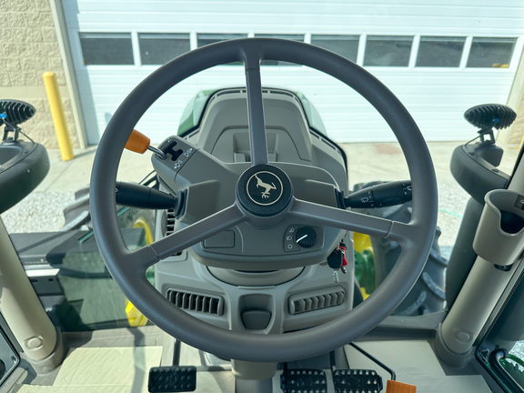 2024 John-Deere 6R 140