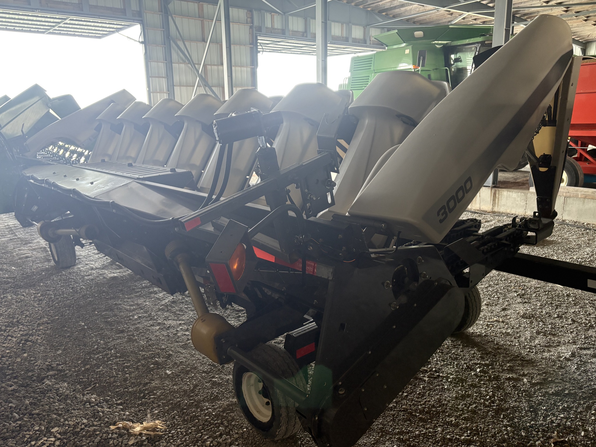 2013 Gleaner 3000-8R Image 4