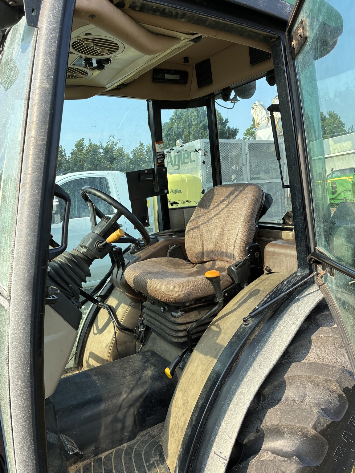 2010 John Deere 5101EN Image 4