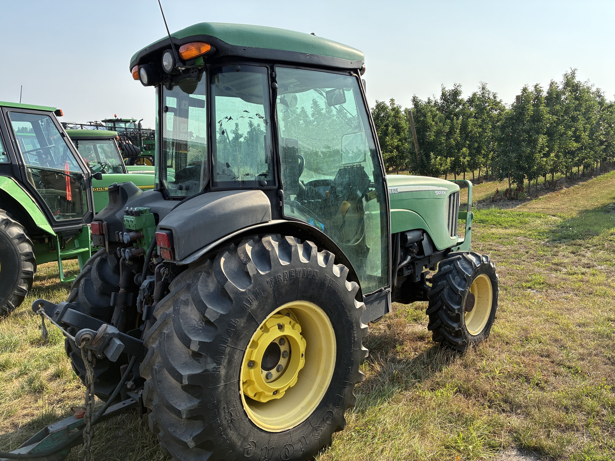 2010 John Deere 5101EN Image 2