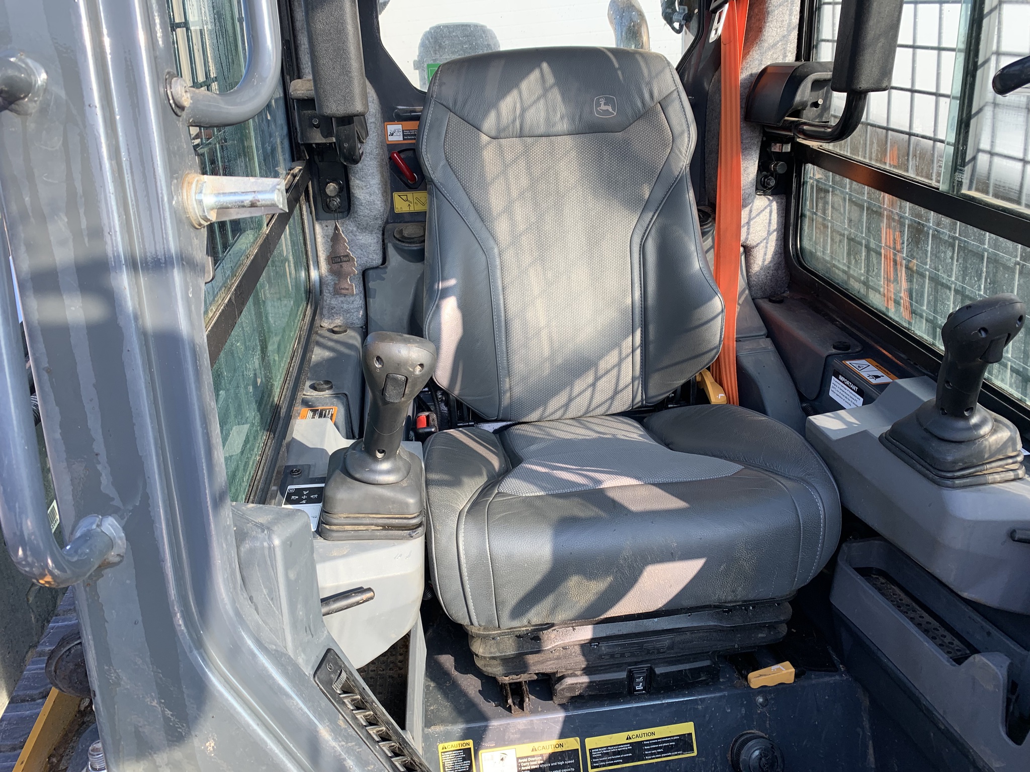 2024 John Deere 333 P Image 9