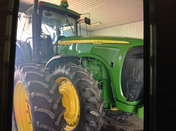 Photo of 2003 John Deere 8420