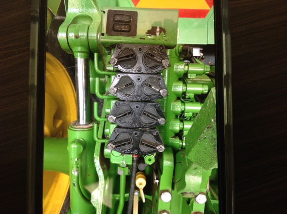 Photo of 2003 John Deere 8420