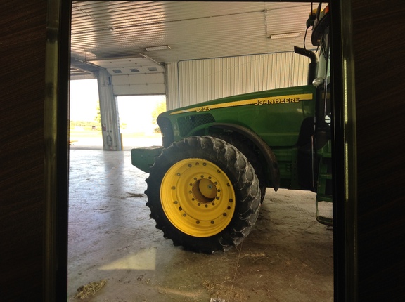 Photo of 2003 John Deere 8420