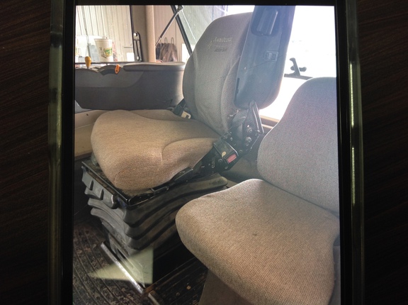 Photo of 2003 John Deere 8420