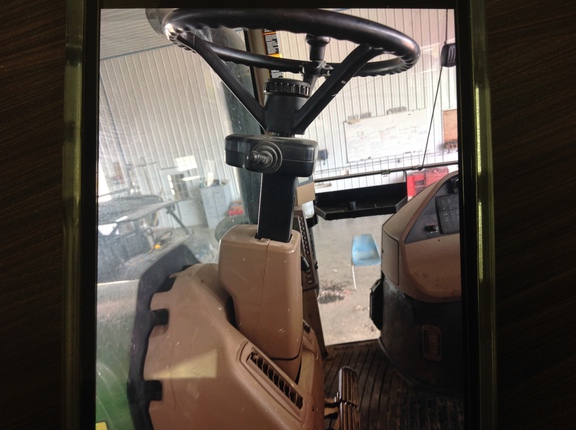 Photo of 2003 John Deere 8420