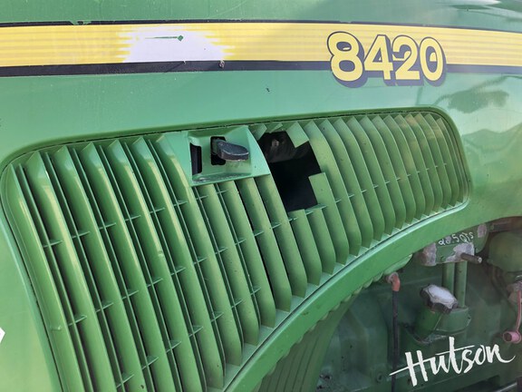 Photo of 2003 John Deere 8420