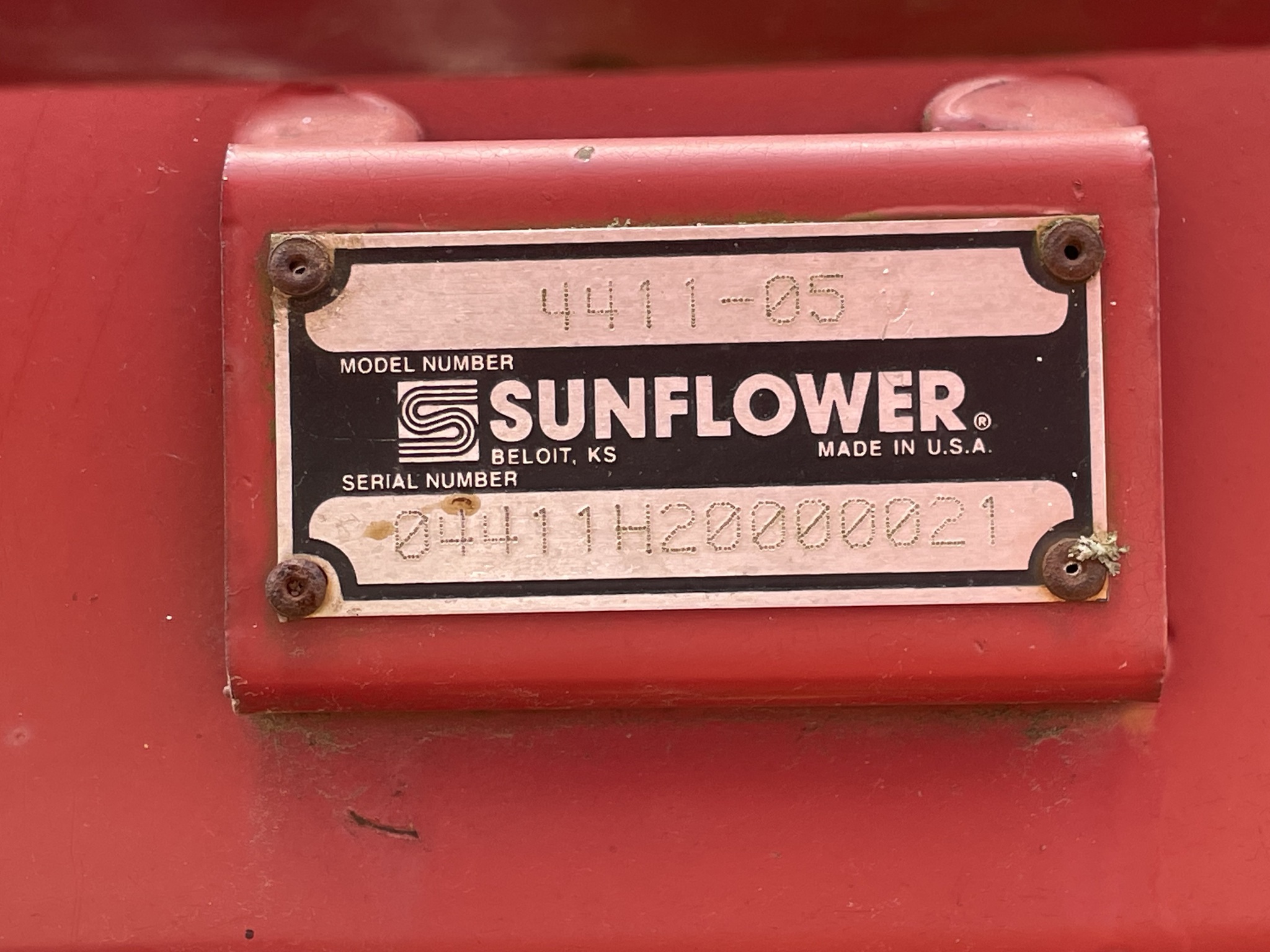  2001 Sunflower 4411-05 at Heritage Tractor in Geneseo, IL