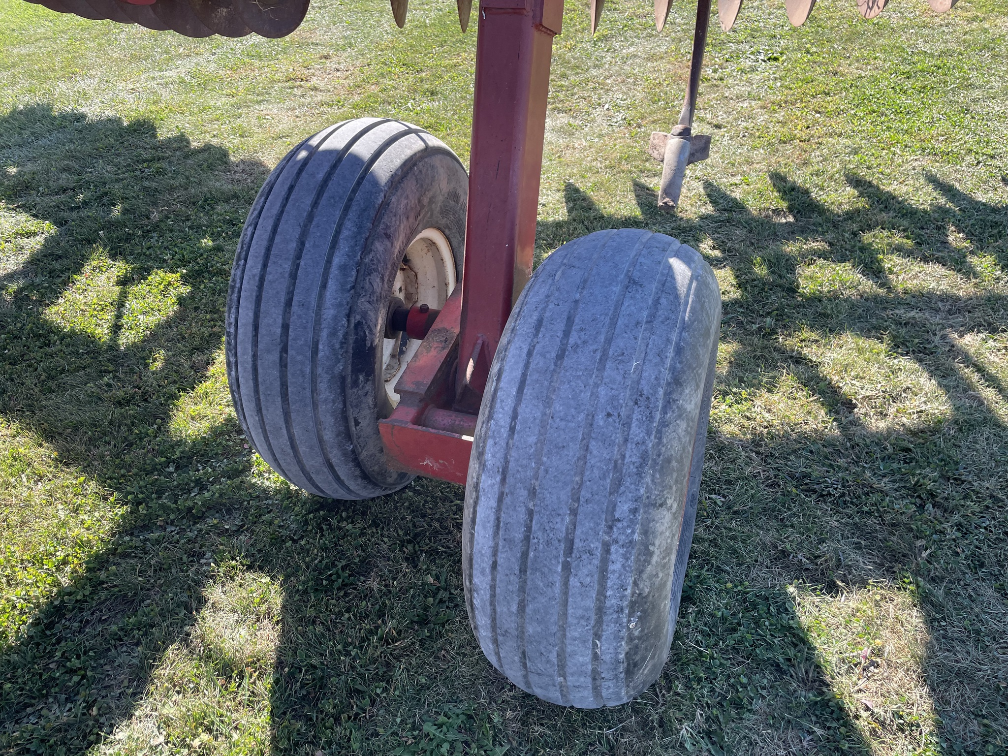  2001 Sunflower 4411-05 at Heritage Tractor in Geneseo, IL