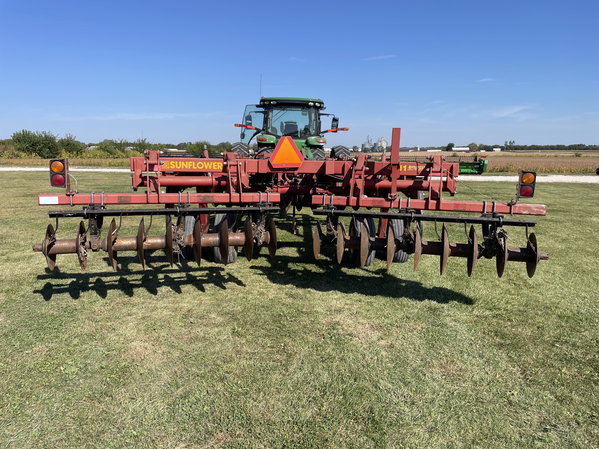  2001 Sunflower 4411-05 at Heritage Tractor in Geneseo, IL