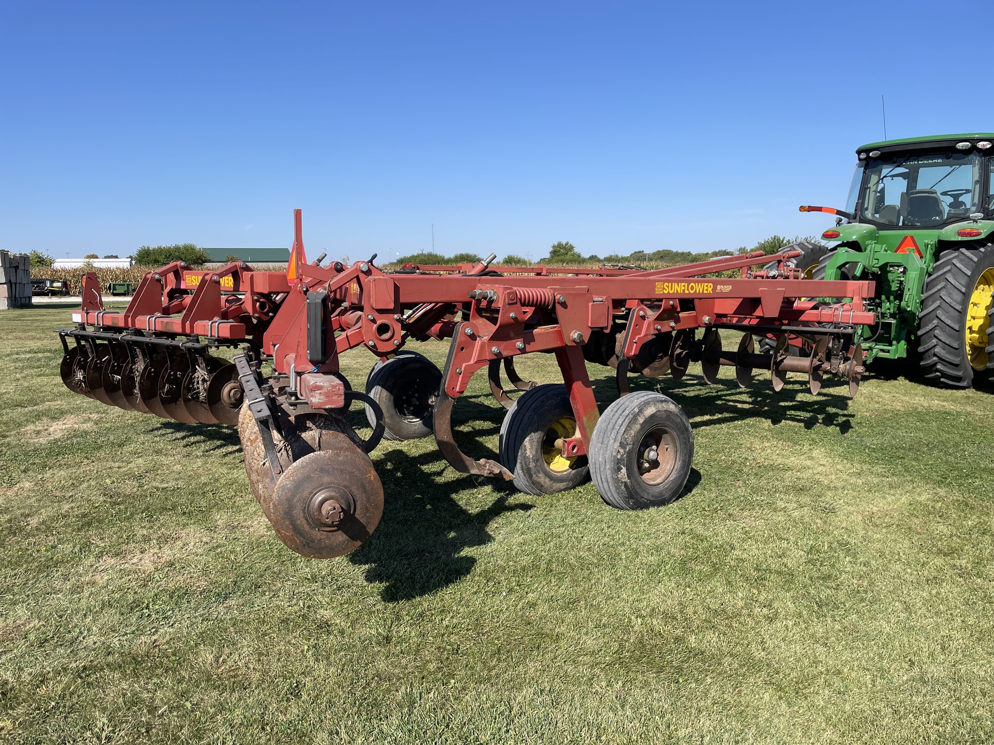  2001 Sunflower 4411-05 at Heritage Tractor in Geneseo, IL