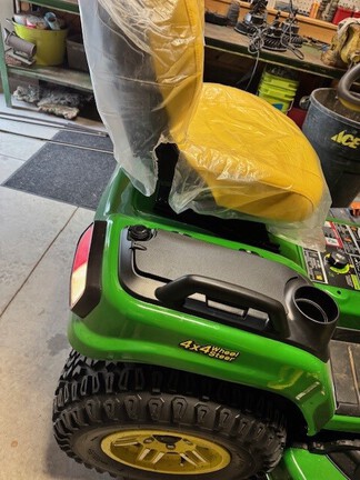 Photo of 2025 John Deere X739
