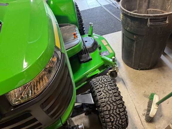 Photo of 2025 John Deere X739
