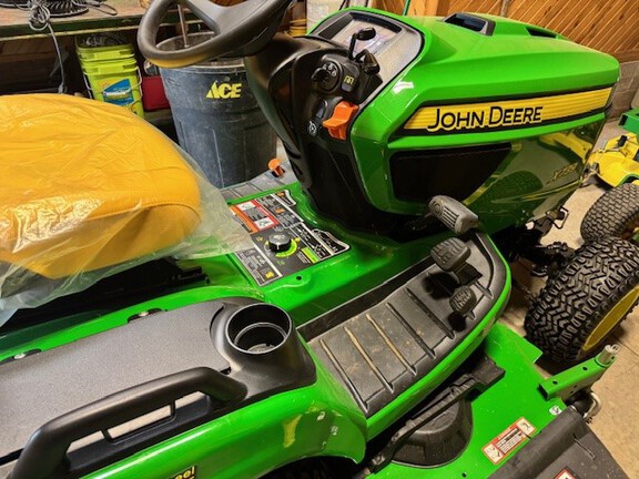 Photo of 2025 John Deere X739