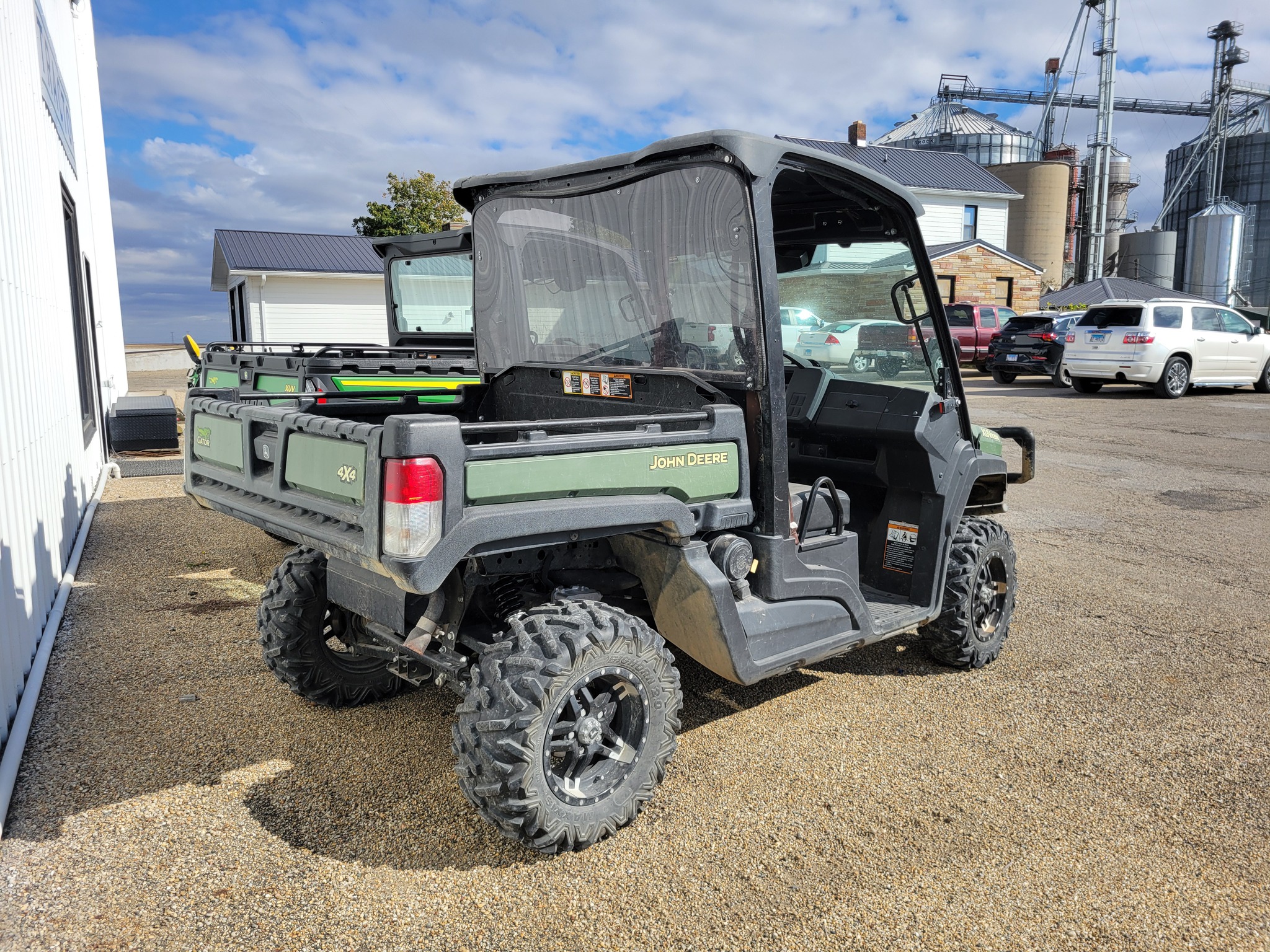  2019 John Deere XUV 835M at Heritage Tractor in Lexington, IL