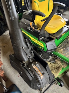 2024 John Deere Z330R Image 9
