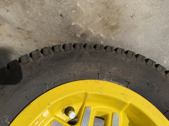 2021 John Deere X734 - Photo9