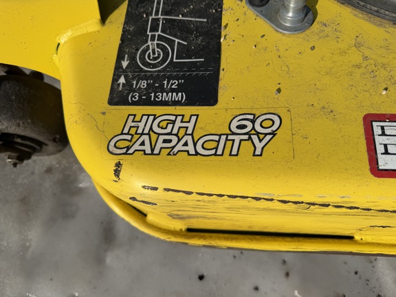 2021 John Deere X734 - Photo18