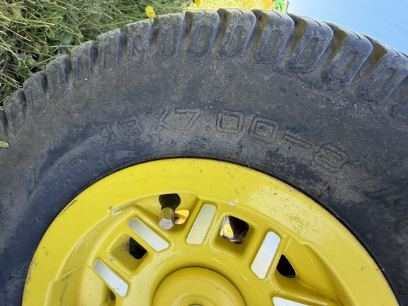 2021 John Deere X734 - Photo9
