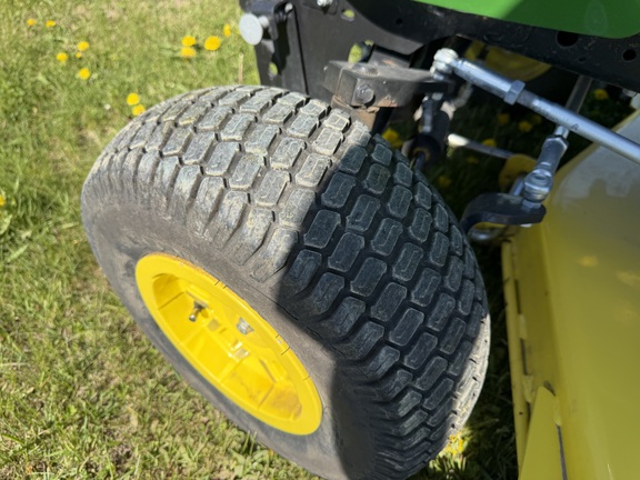 2021 John Deere X734 - Photo10