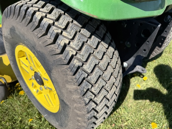 2021 John Deere X734 - Photo14