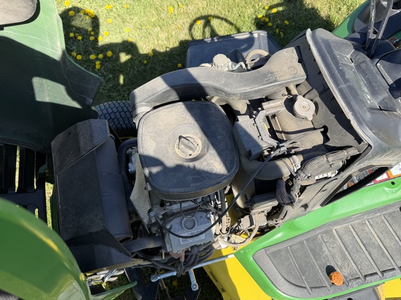 2021 John Deere X734 - Photo18