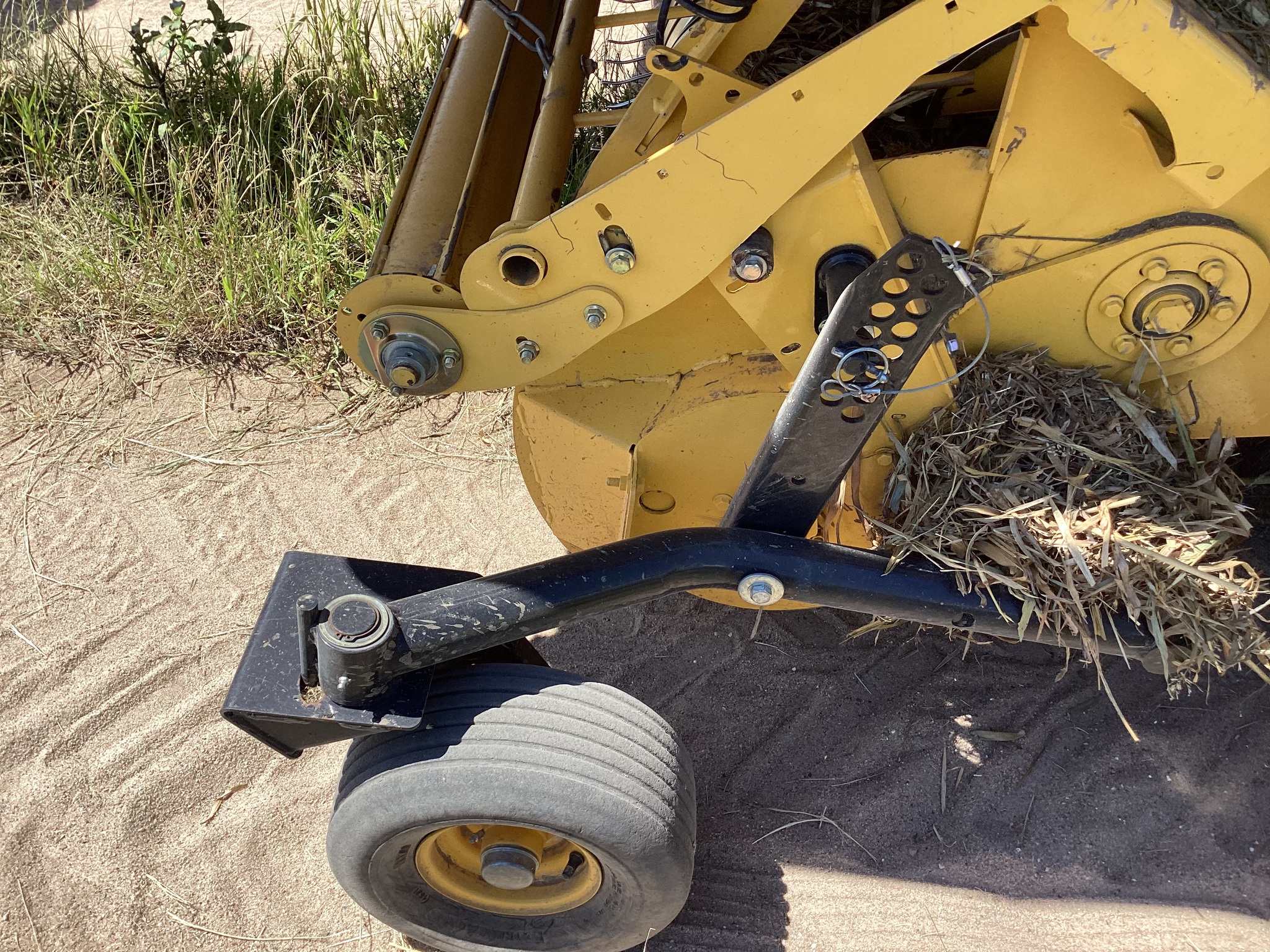 2022 New Holland Rollbelt 560 Image 8