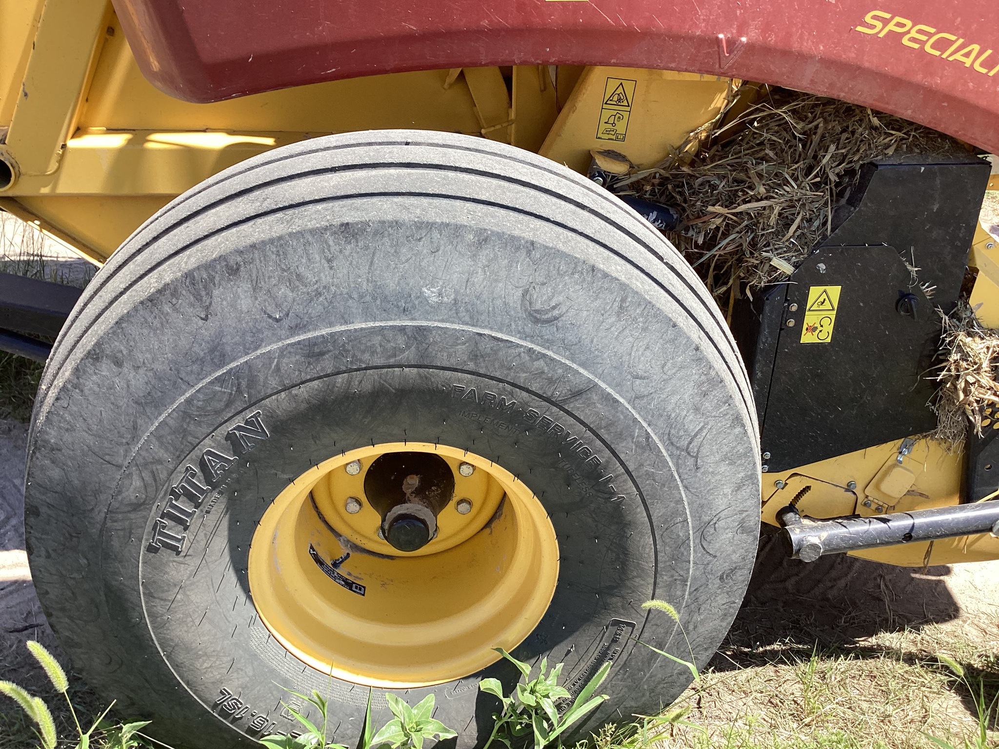 2022 New Holland Rollbelt 560 Image 6